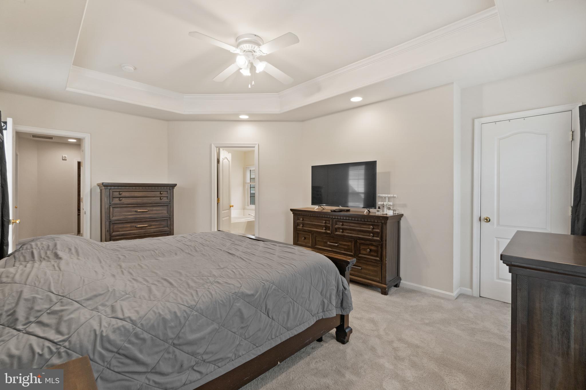 SEVEN OAKS - Residential