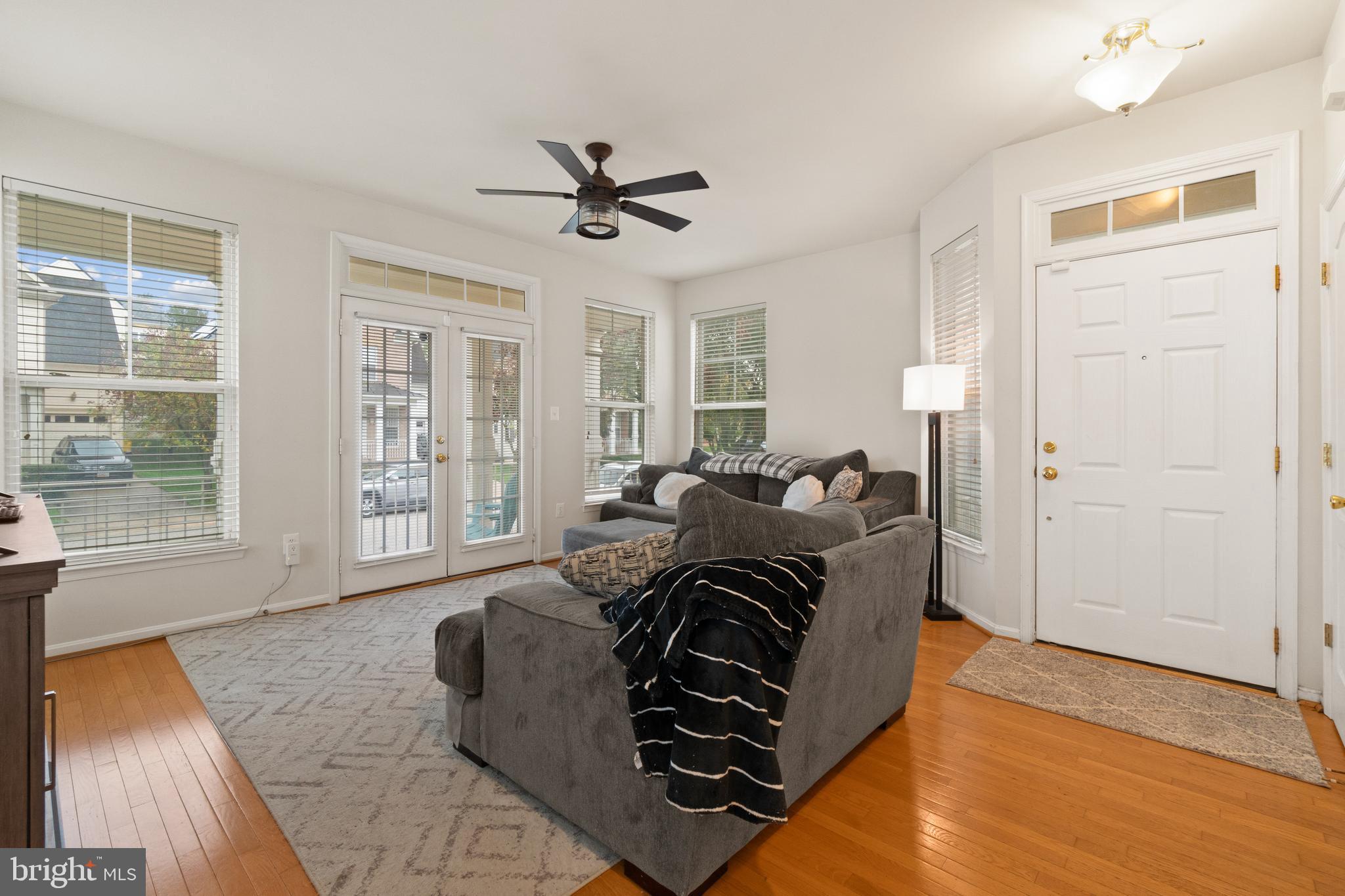 SEVEN OAKS - Residential