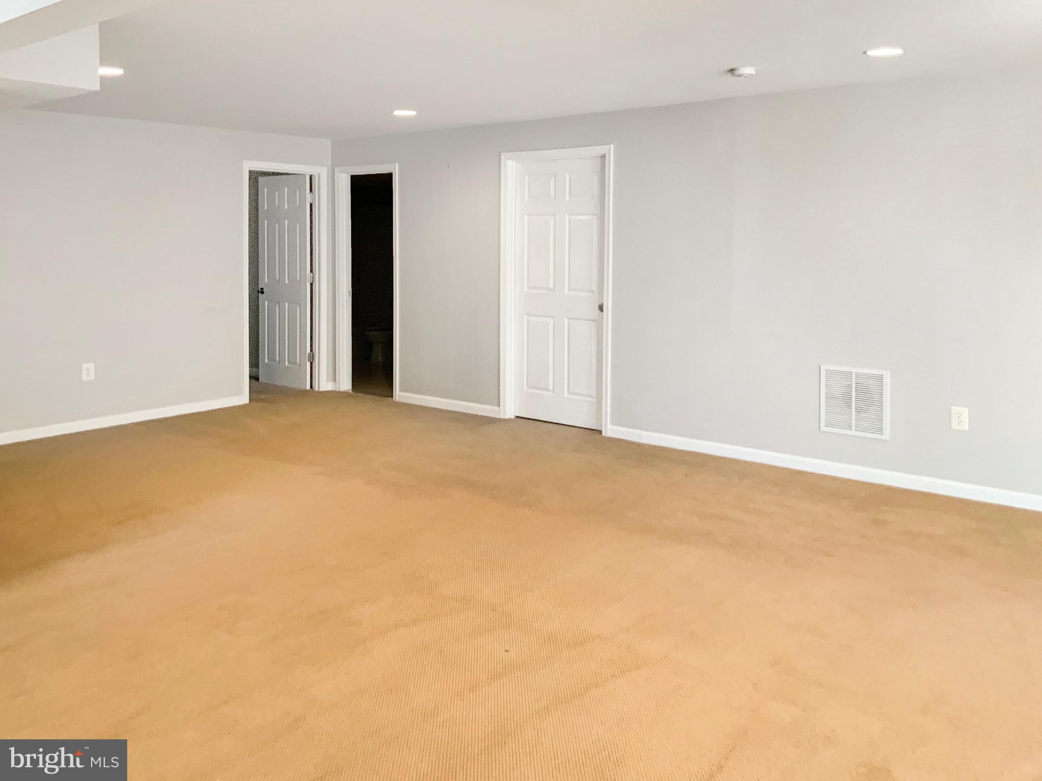 LEELAND STATION - Residential Lease