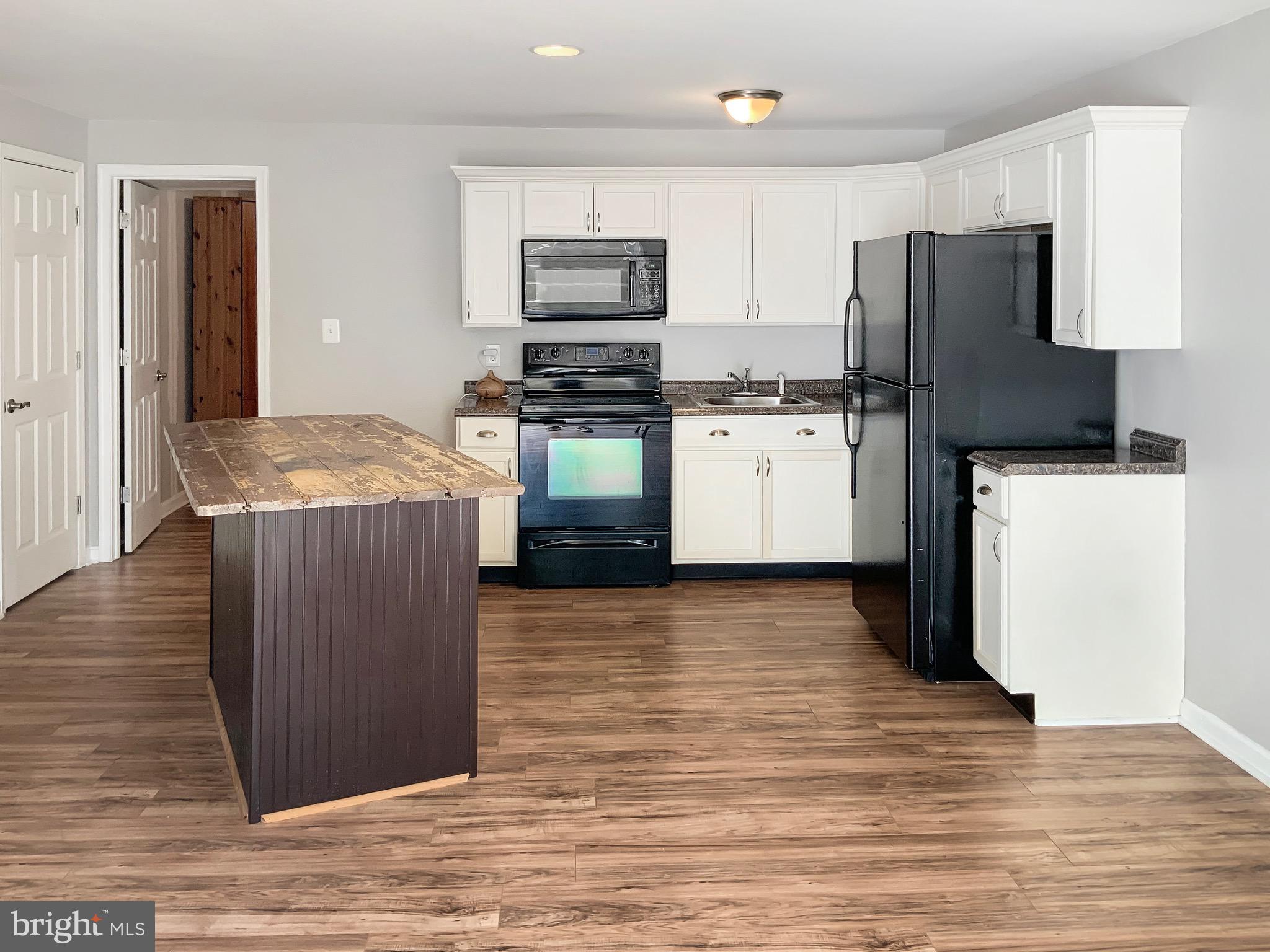 LEELAND STATION - Residential Lease