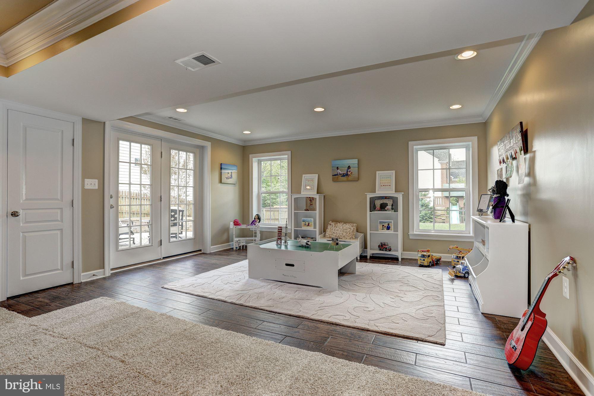 AMBER MEADOWS - Residential