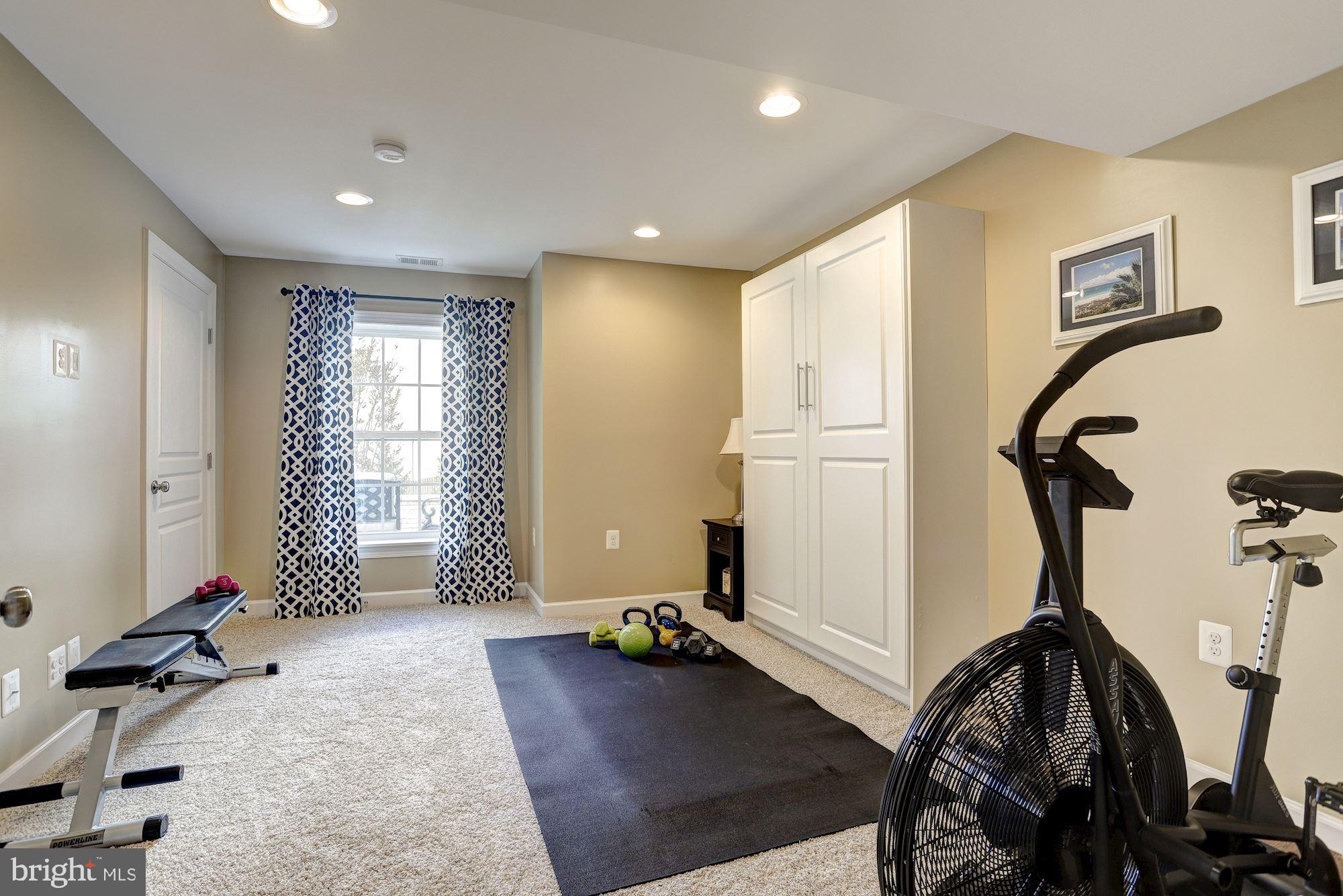 AMBER MEADOWS - Residential