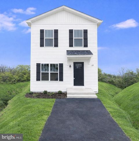 1194 HOLLY STREET FREDERICKSBURG VA 22405