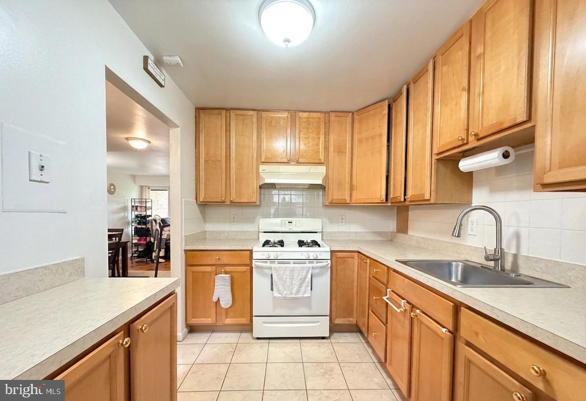 6008 WESTCHESTER PARK DRIVE T2