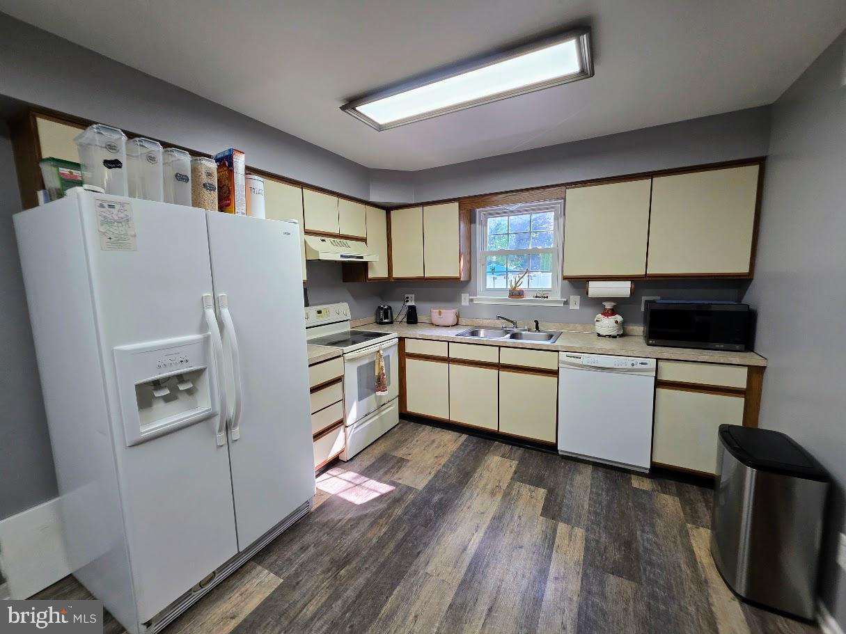 37 HAWTHORNE AVENUE