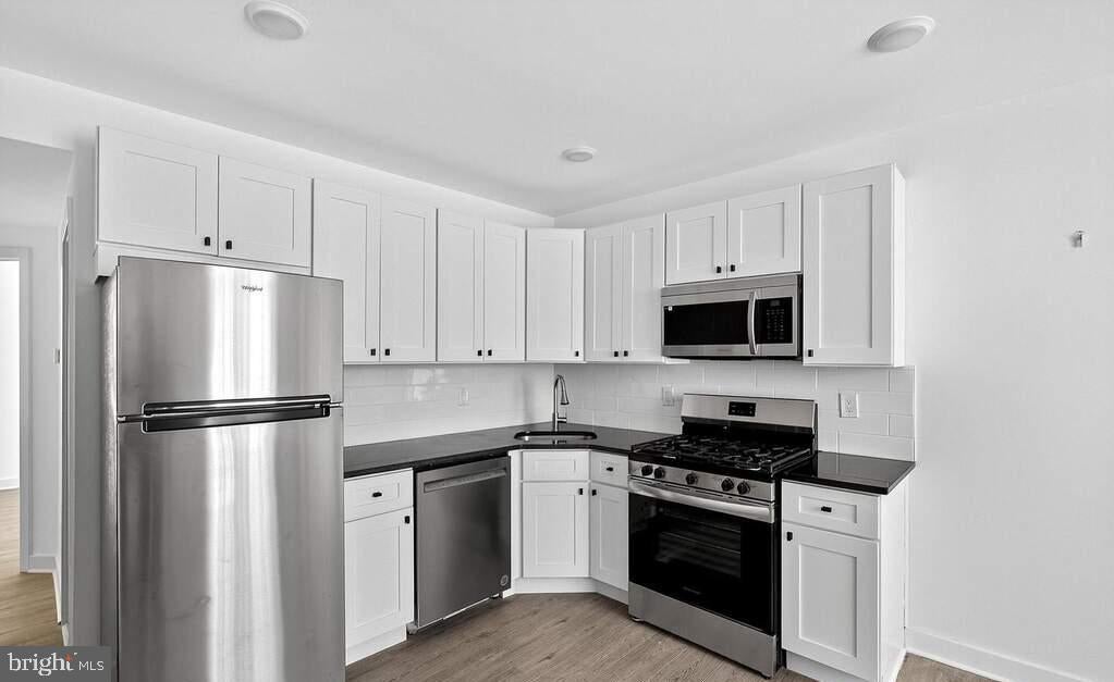 1650 W CHELTENHAM AVENUE 2