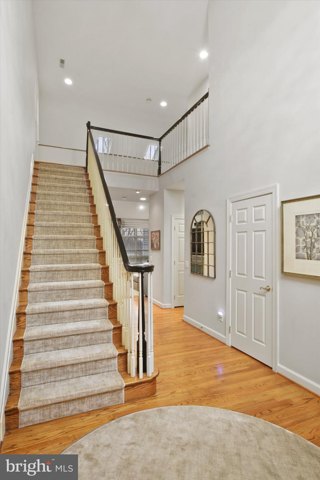 ENCLAVE - Residential