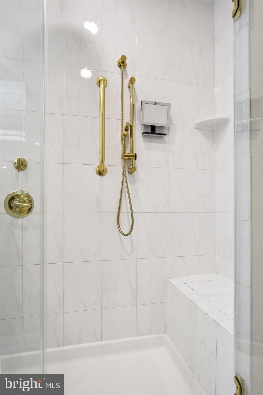 ENCLAVE - Residential