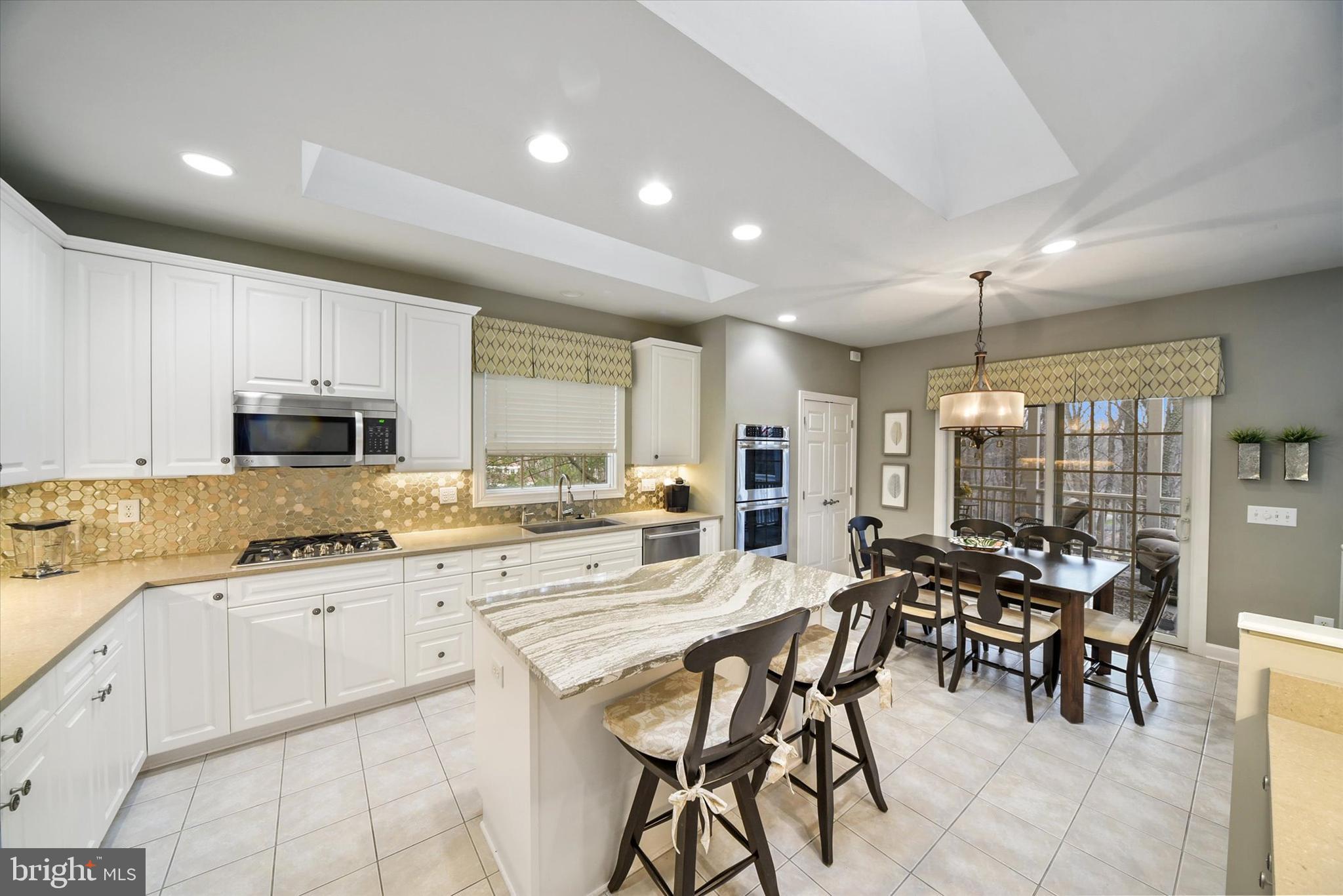 ENCLAVE - Residential