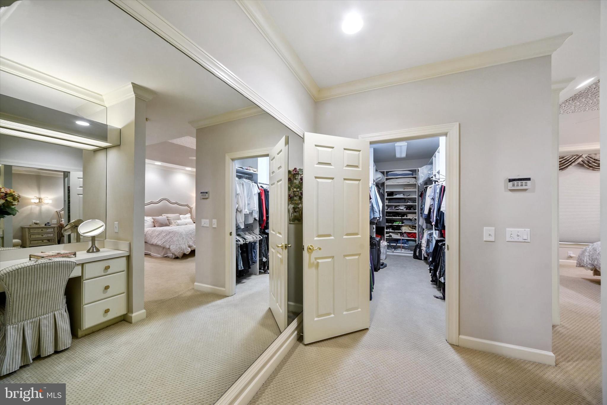 ENCLAVE - Residential