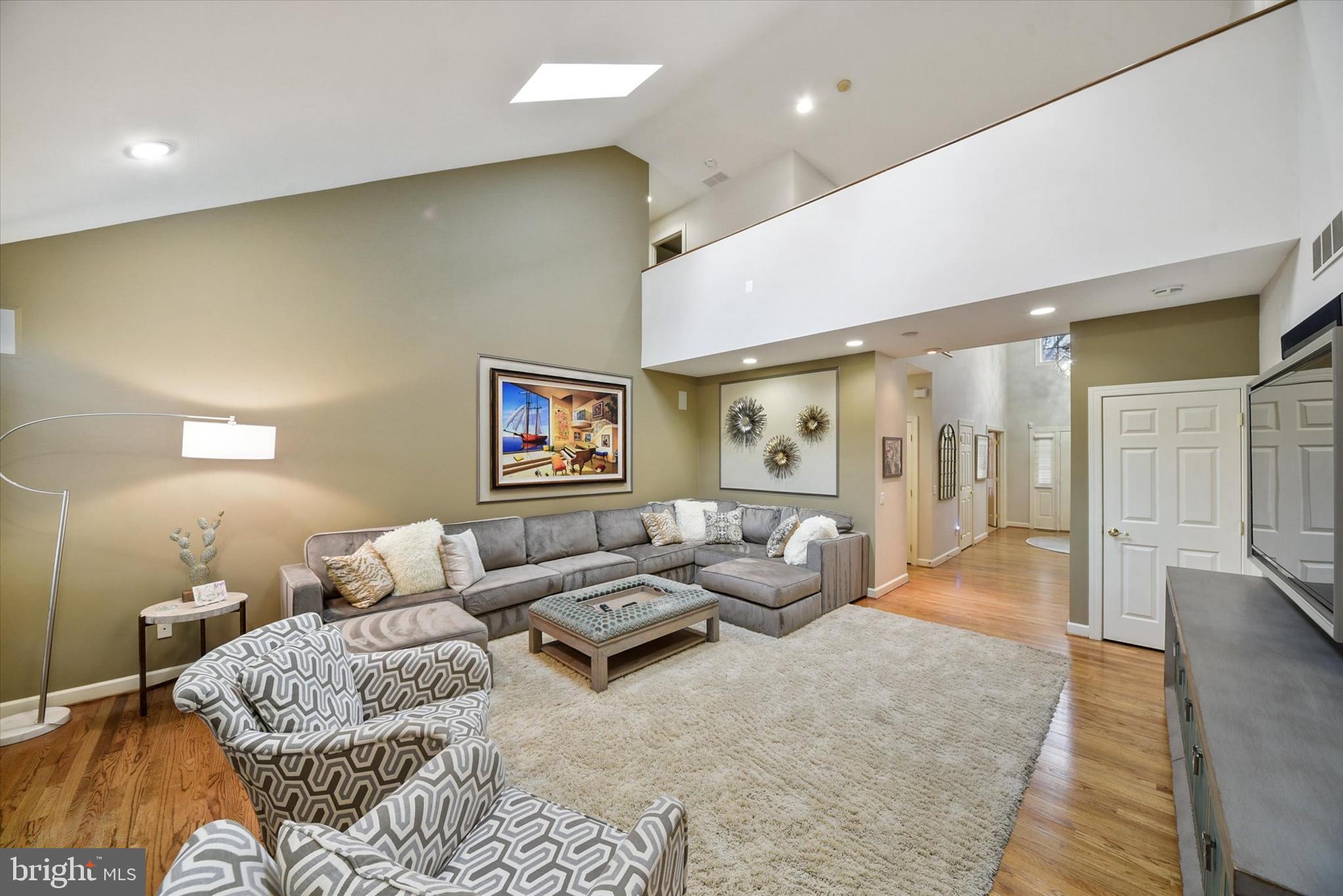 ENCLAVE - Residential