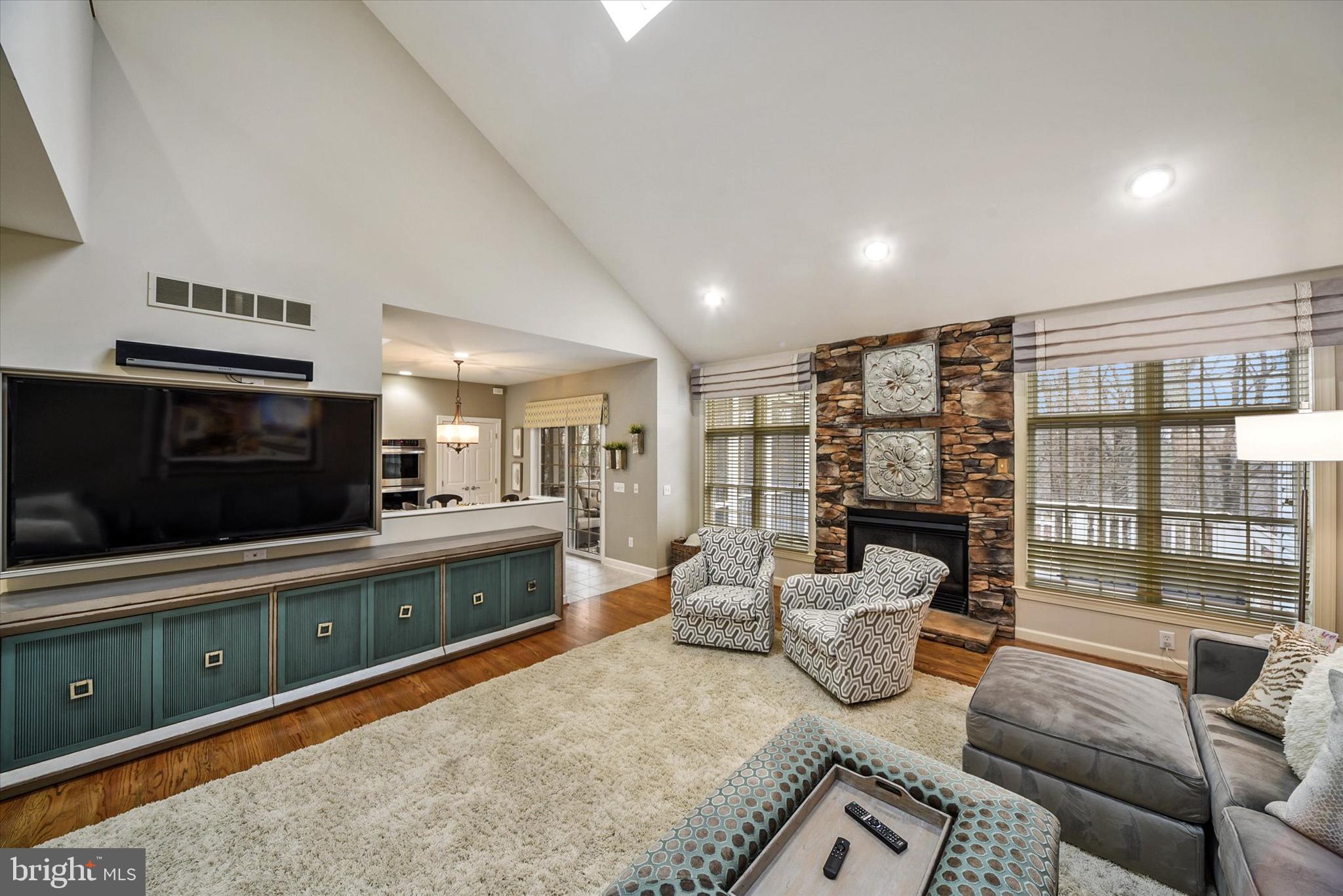 ENCLAVE - Residential