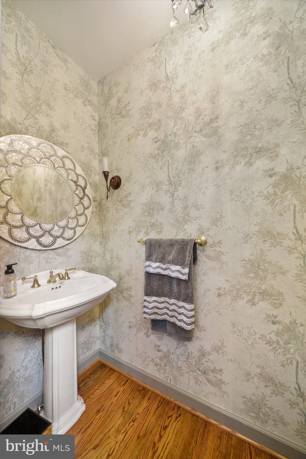 ENCLAVE - Residential