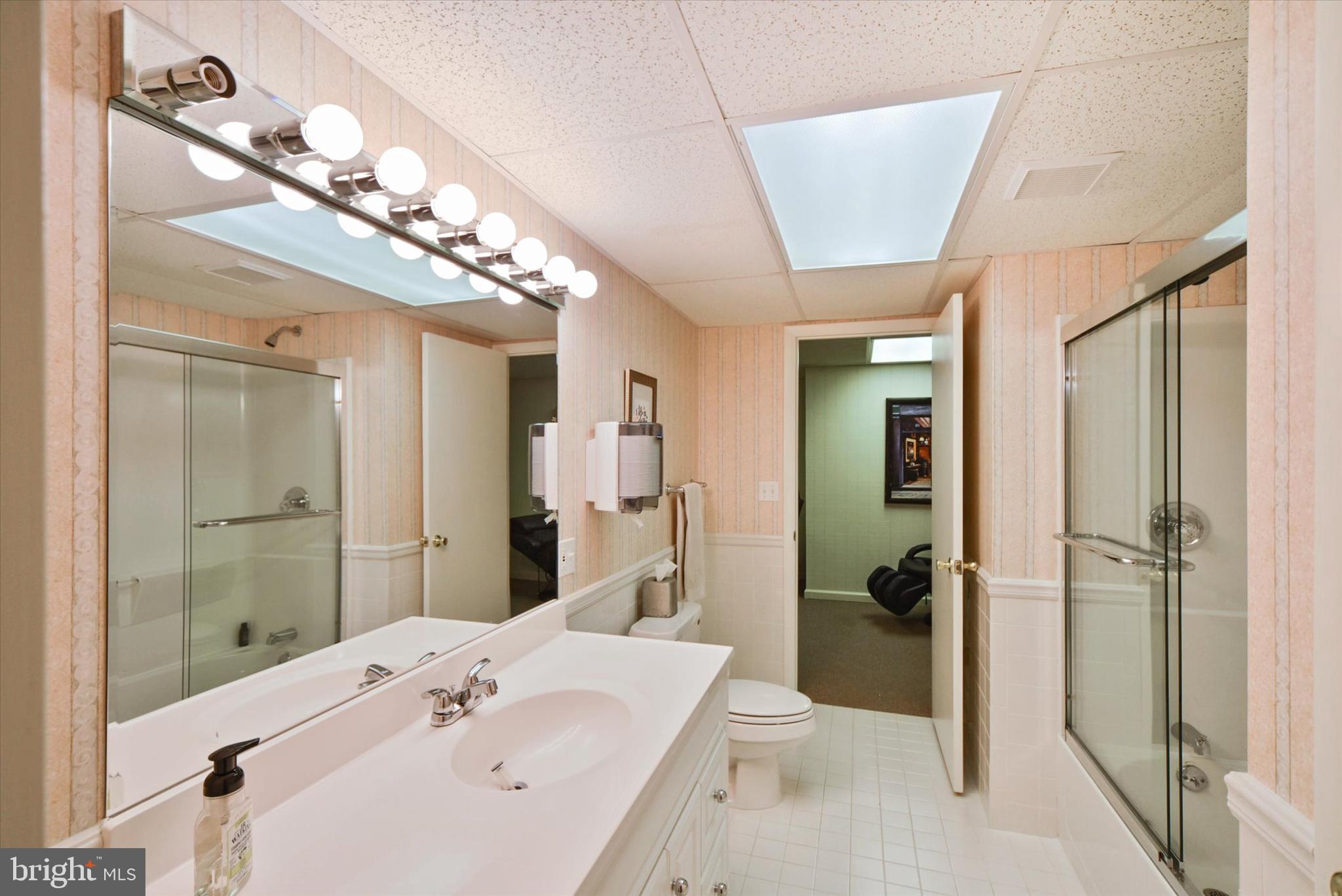 ENCLAVE - Residential