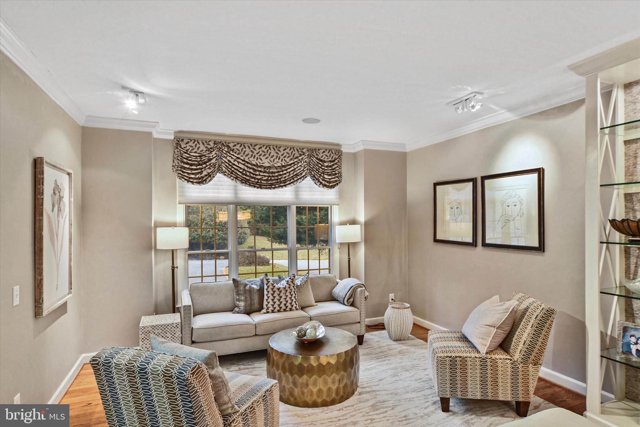 ENCLAVE - Residential