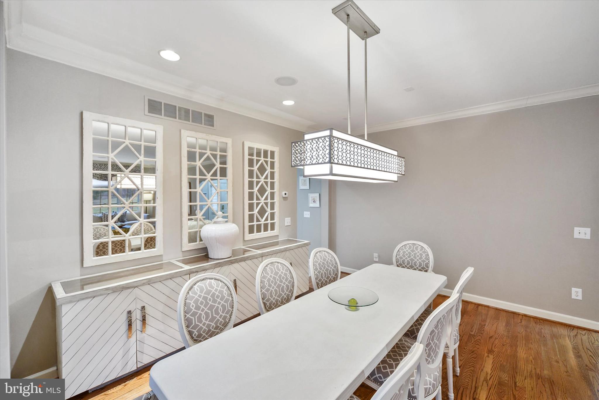 ENCLAVE - Residential