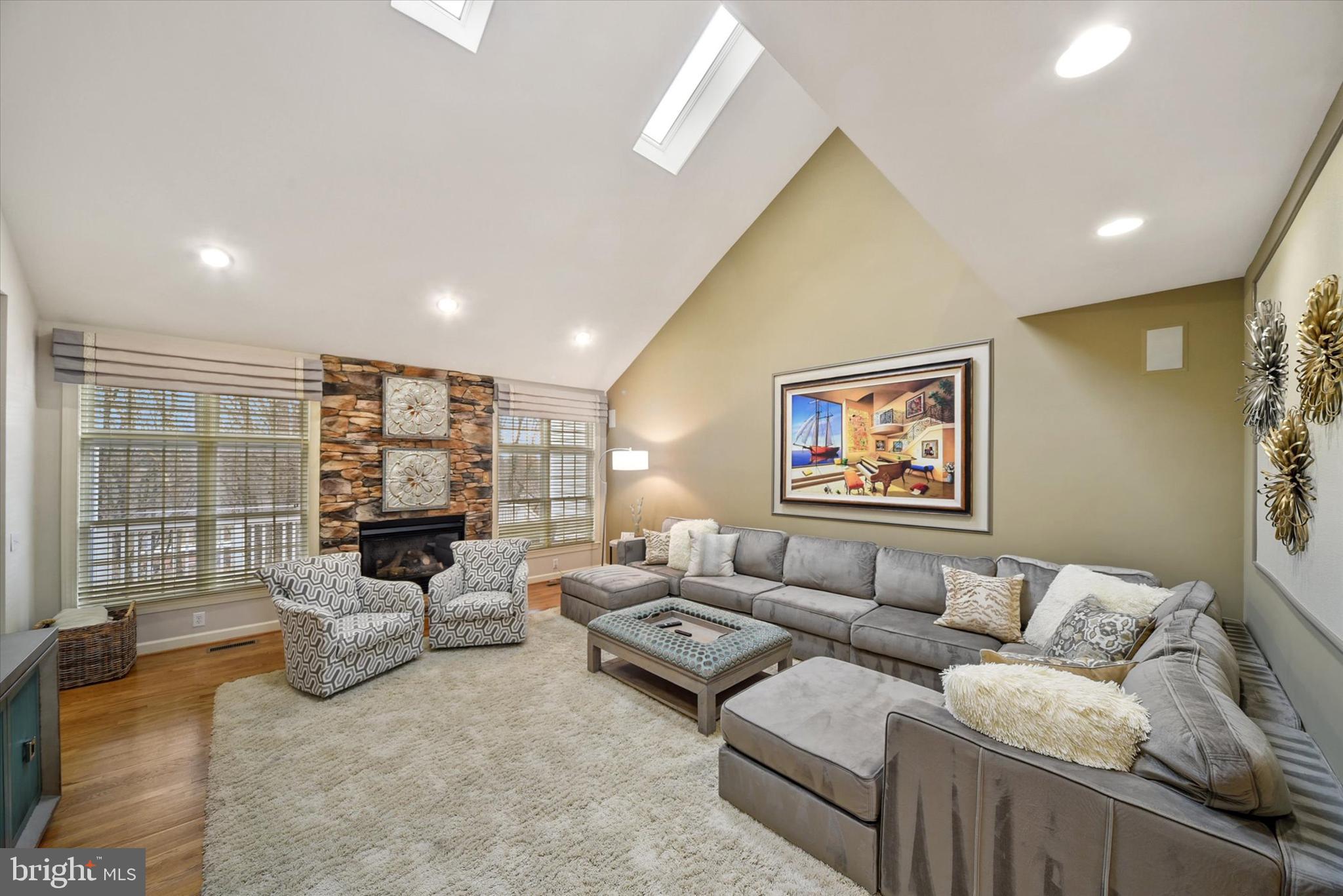 ENCLAVE - Residential