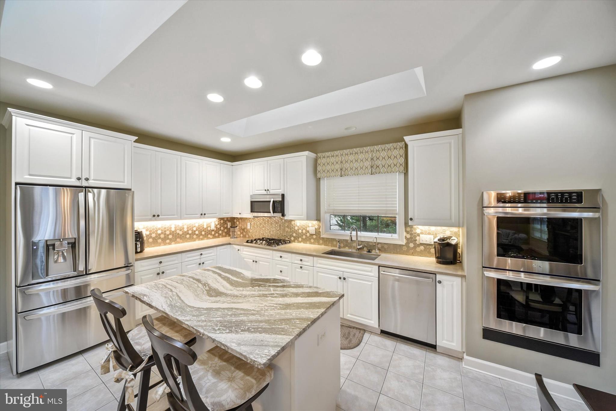 ENCLAVE - Residential