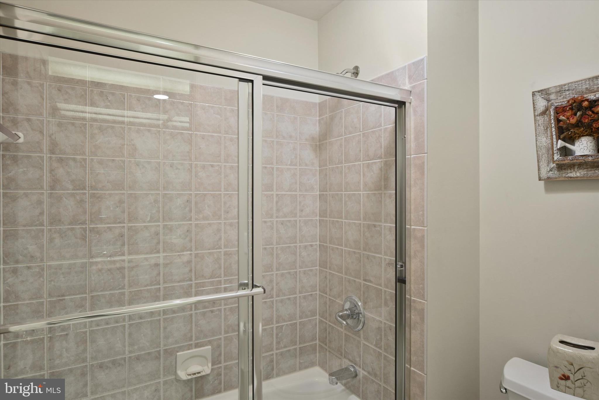 ENCLAVE - Residential