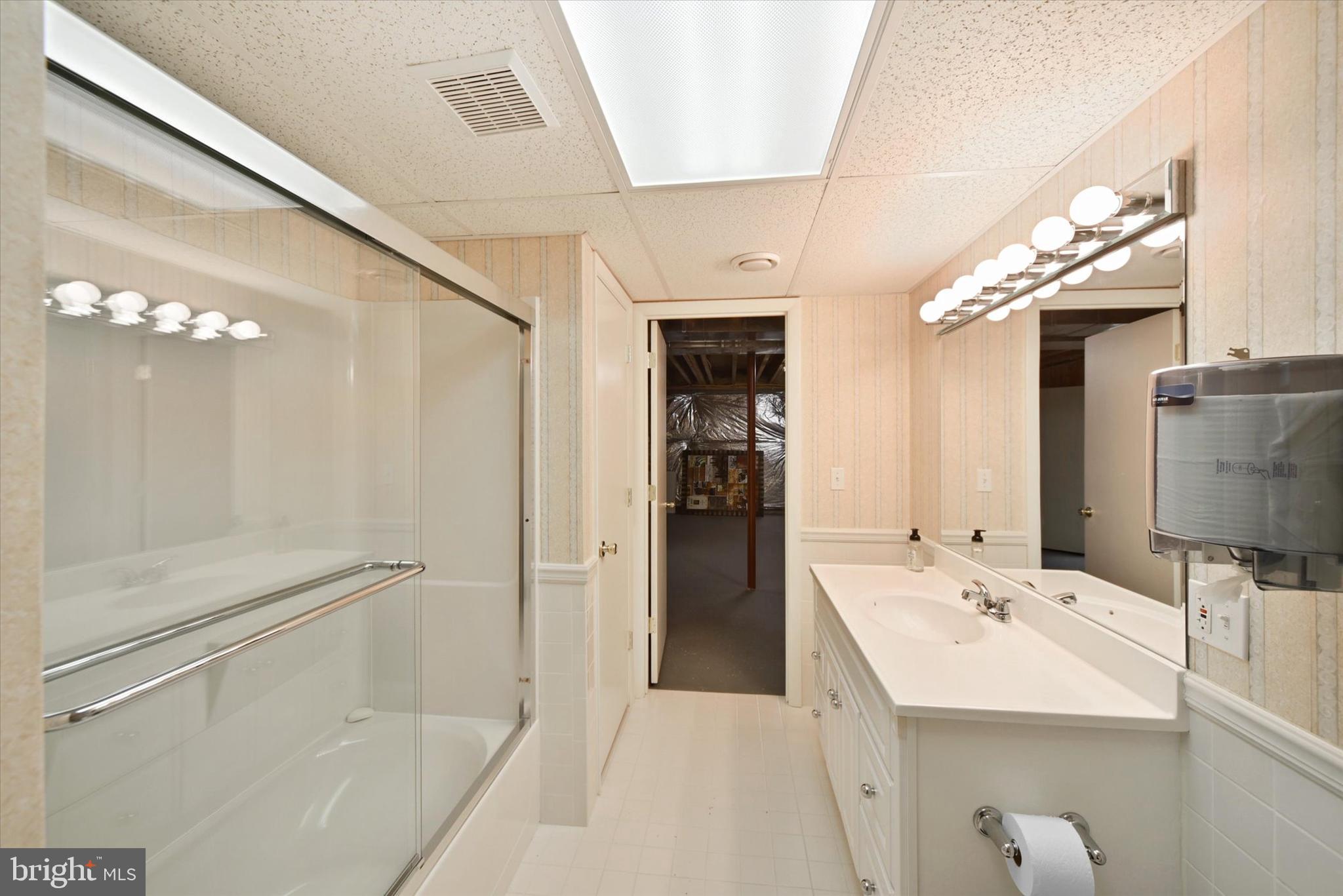 ENCLAVE - Residential