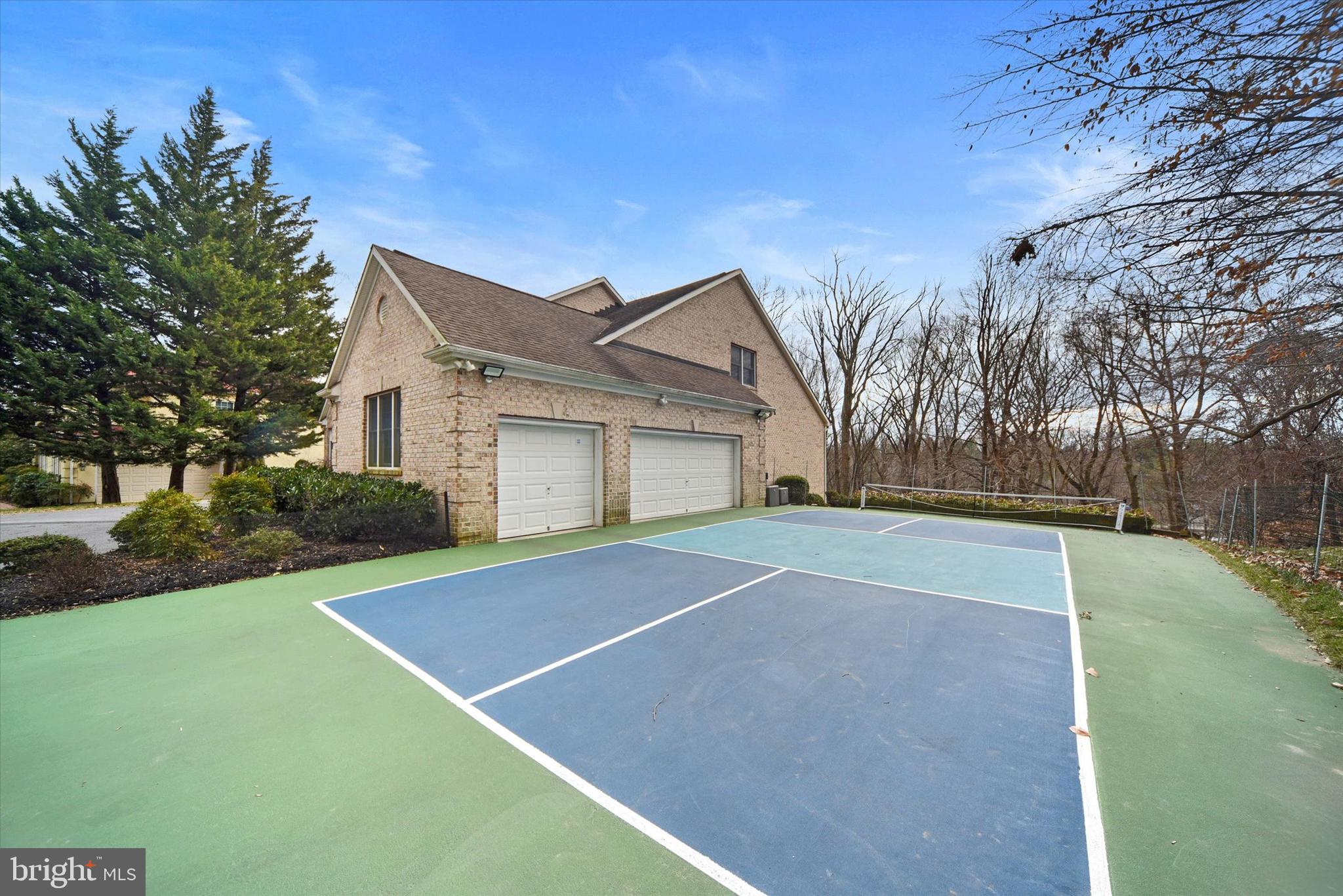 ENCLAVE - Residential