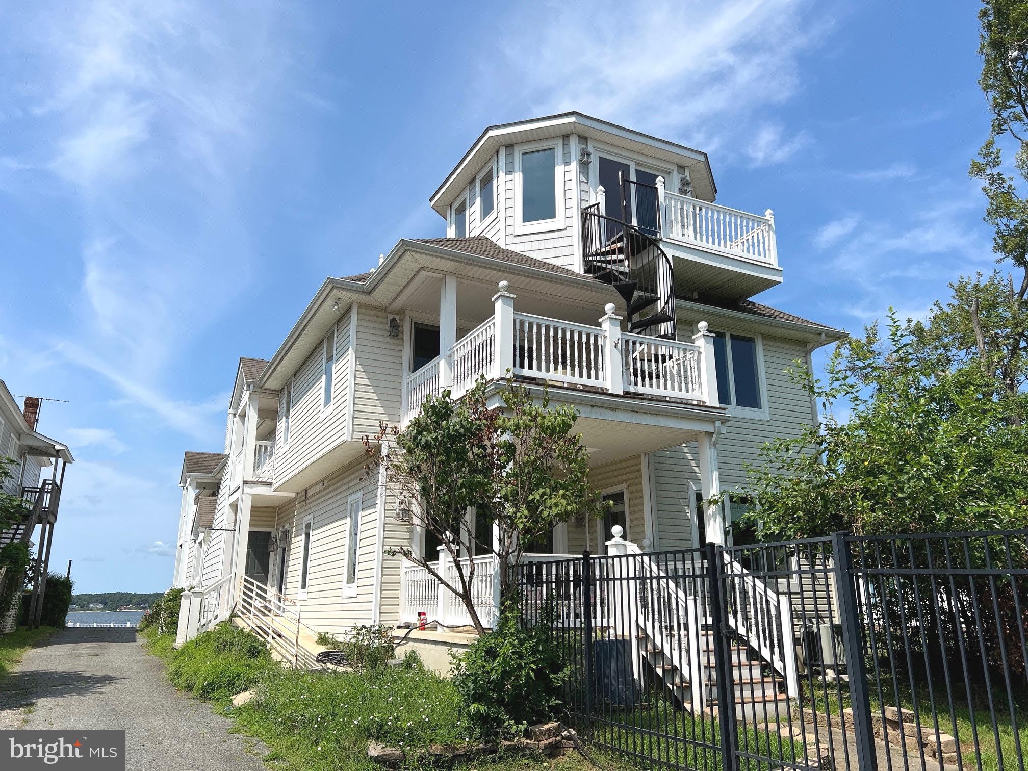 SOLOMONS ISLAND - Commercial Sale