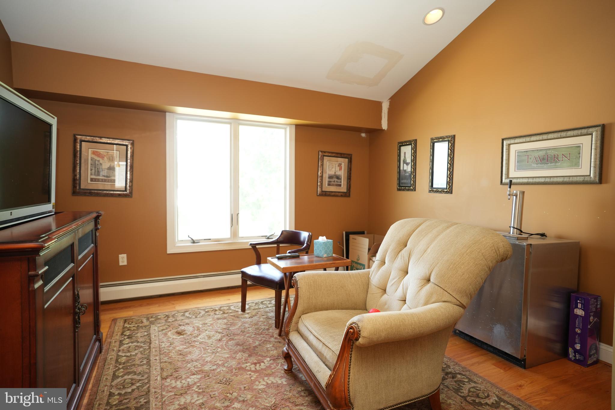 SOLOMONS ISLAND - Commercial Sale