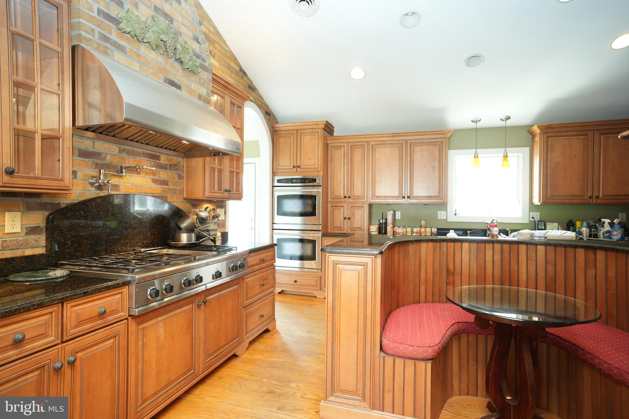 SOLOMONS ISLAND - Commercial Sale