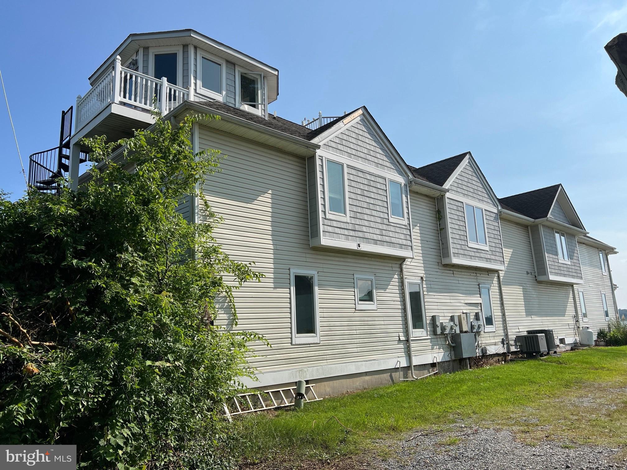 SOLOMONS ISLAND - Commercial Sale