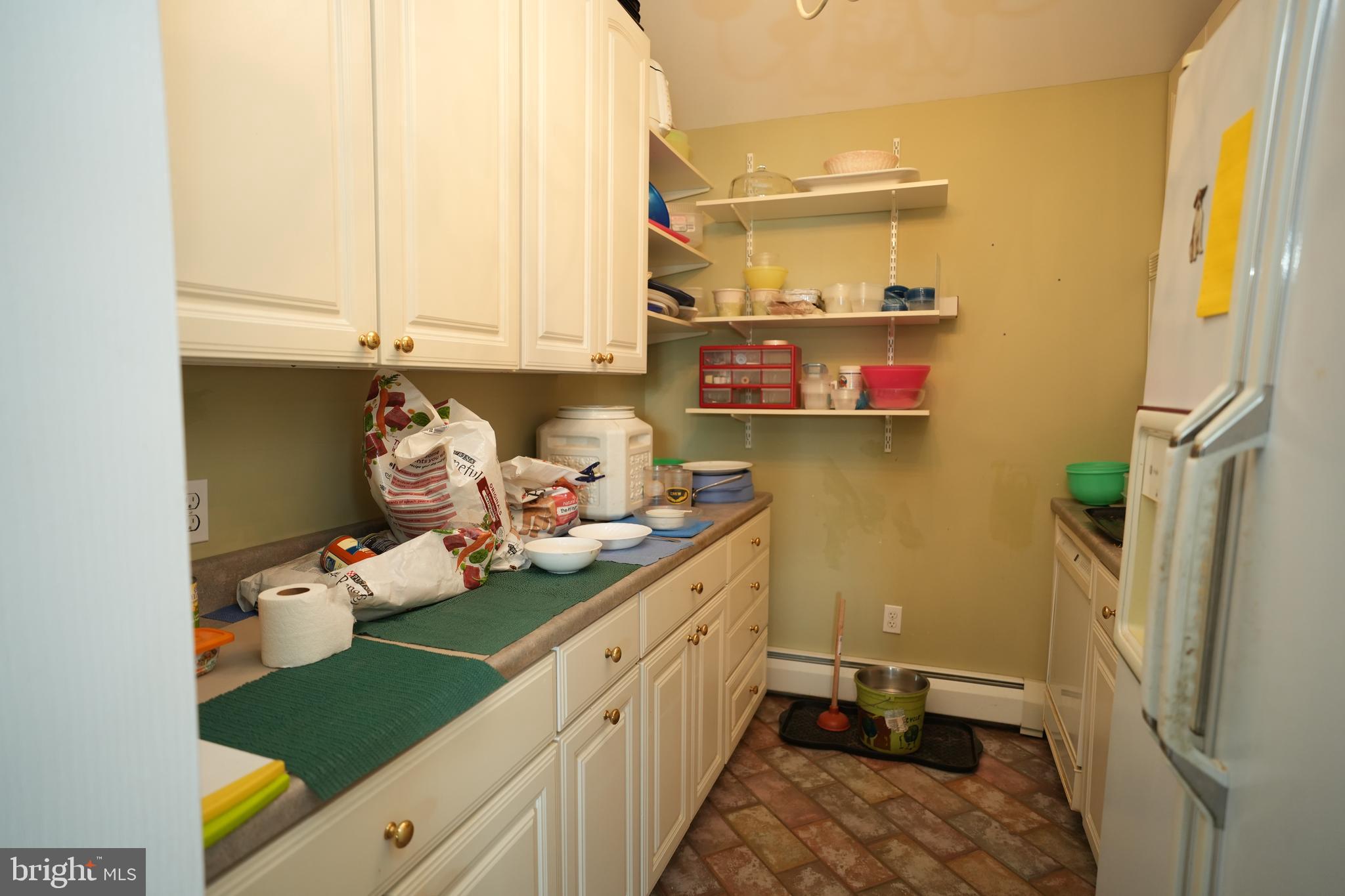 SOLOMONS ISLAND - Commercial Sale