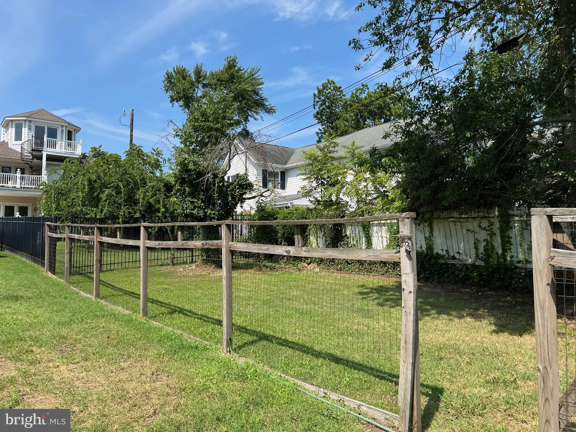 SOLOMONS ISLAND - Commercial Sale