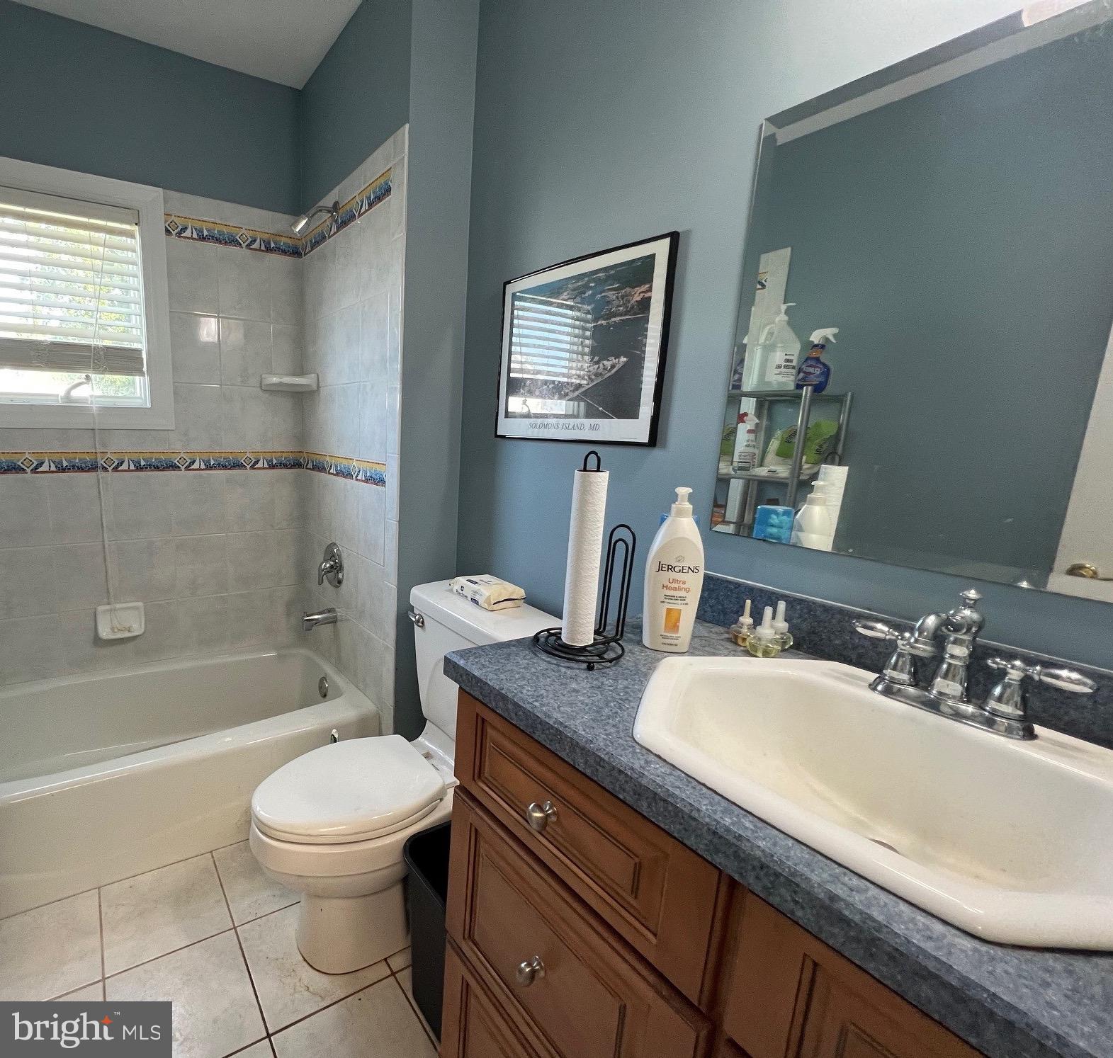 SOLOMONS ISLAND - Commercial Sale