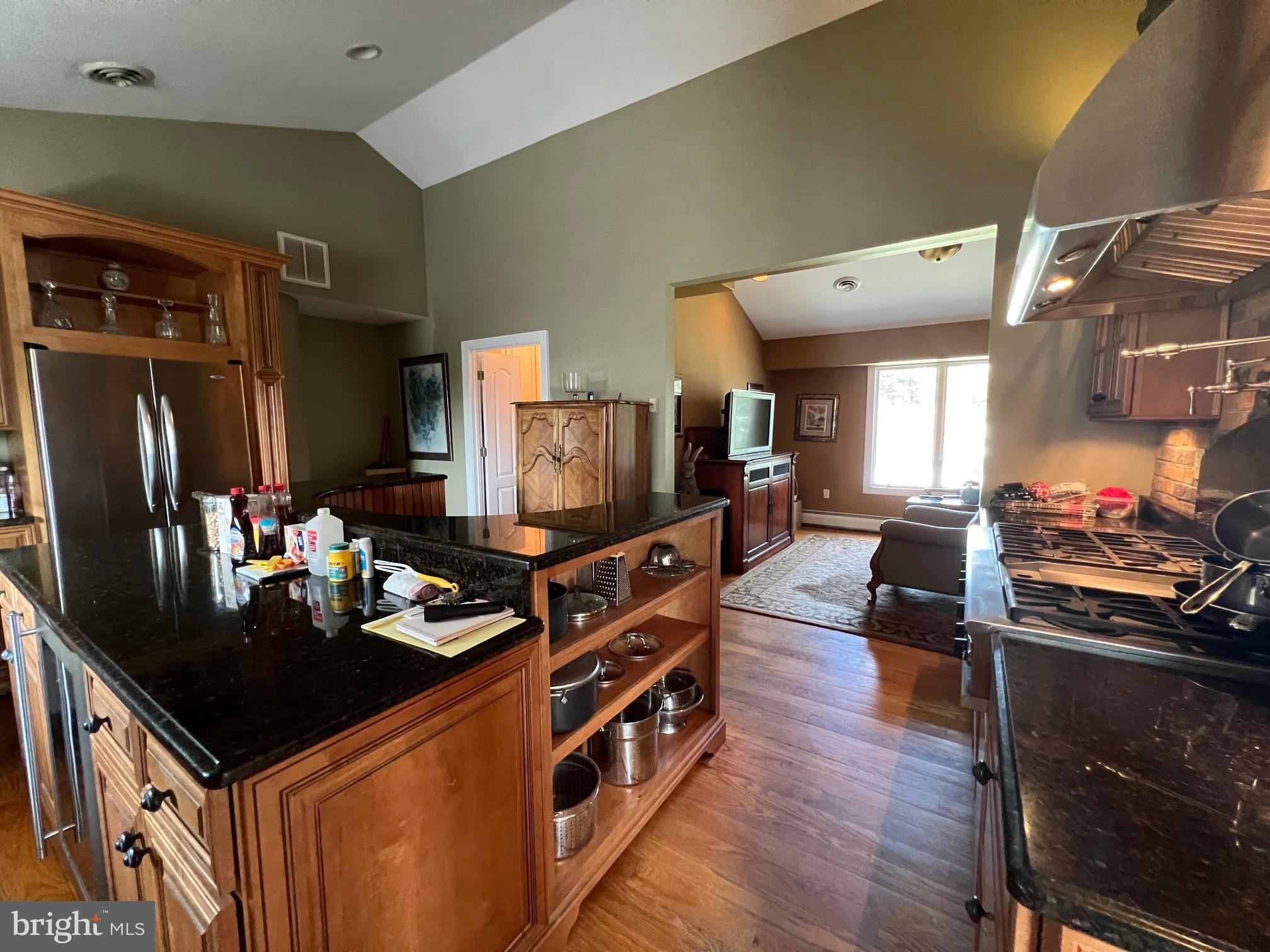 SOLOMONS ISLAND - Commercial Sale