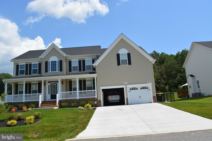 Wonderful Willow.  Beautiful home with 2 storey family room & foyer.  4 bedrooms & 2 baths on upper level, master suite w/ vaulted ceiling. Lower level finished w/ bedroom, full bath & theater area.  main level with grand kitchen, formal living & dining rooms, study, & breakfast area.  This home also has a screened in back porch to enjoy.