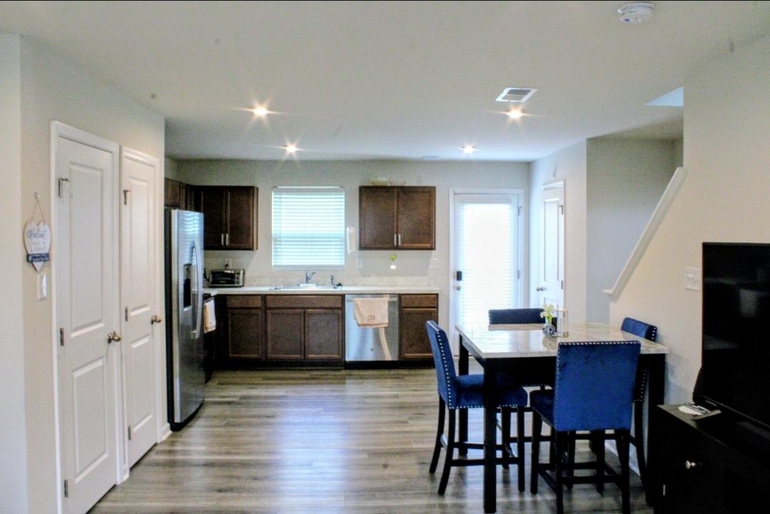 STONINGTON - Residential