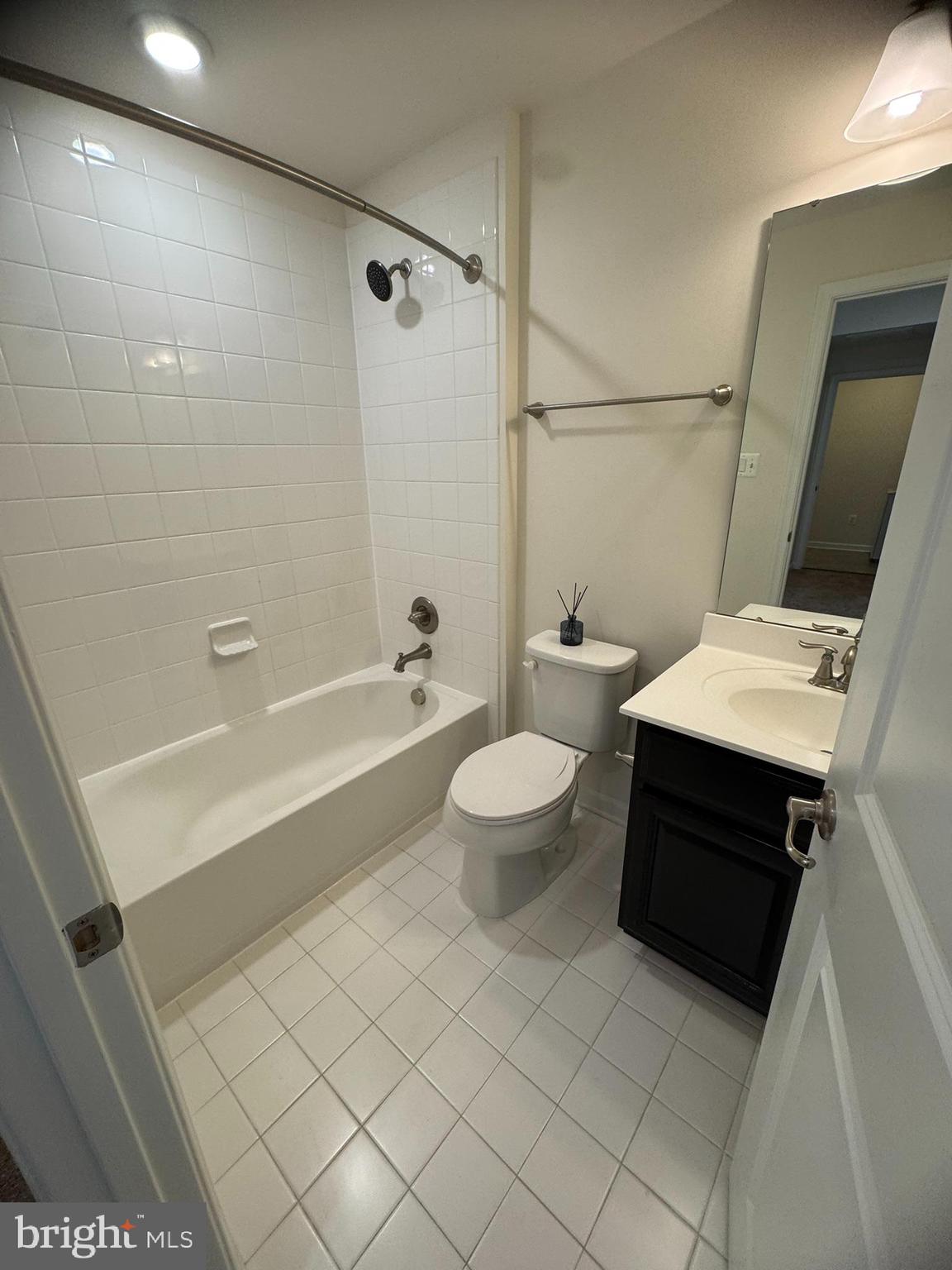 LINTON AT BALLENGER - Residential Lease