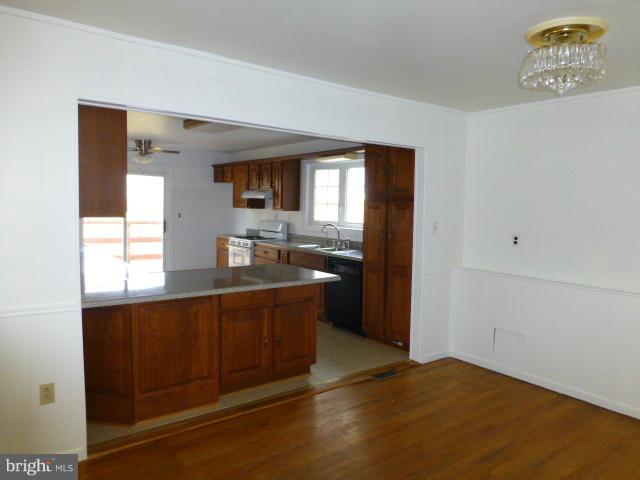 HALLMARK MANOR/WESTGATE - Residential