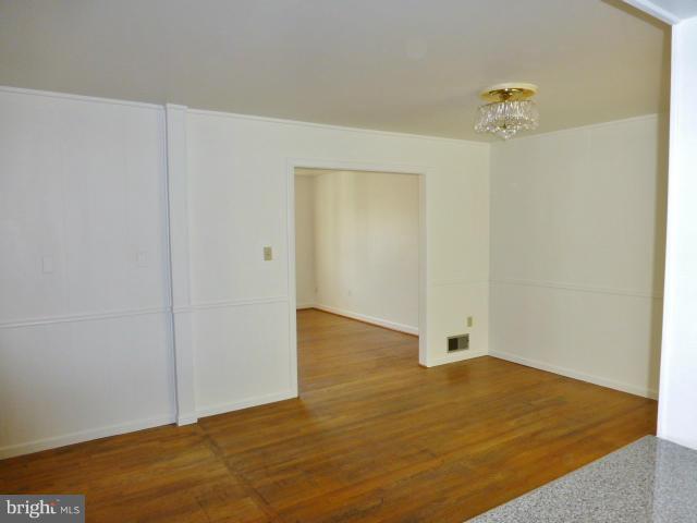 HALLMARK MANOR/WESTGATE - Residential