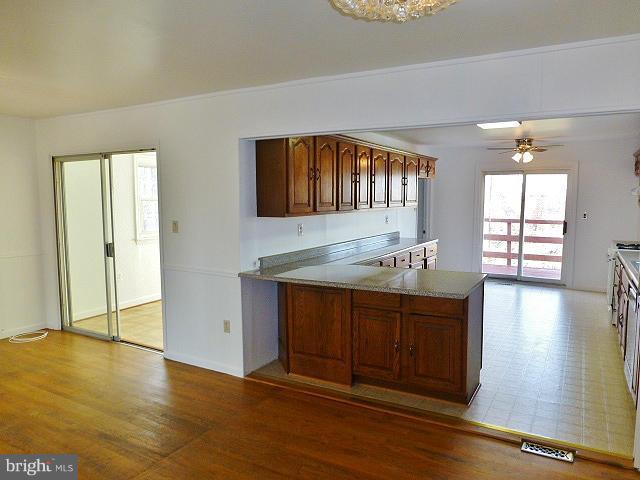 HALLMARK MANOR/WESTGATE - Residential