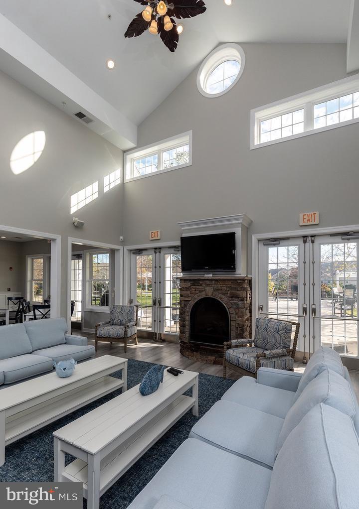 NASSAU GROVE - Residential