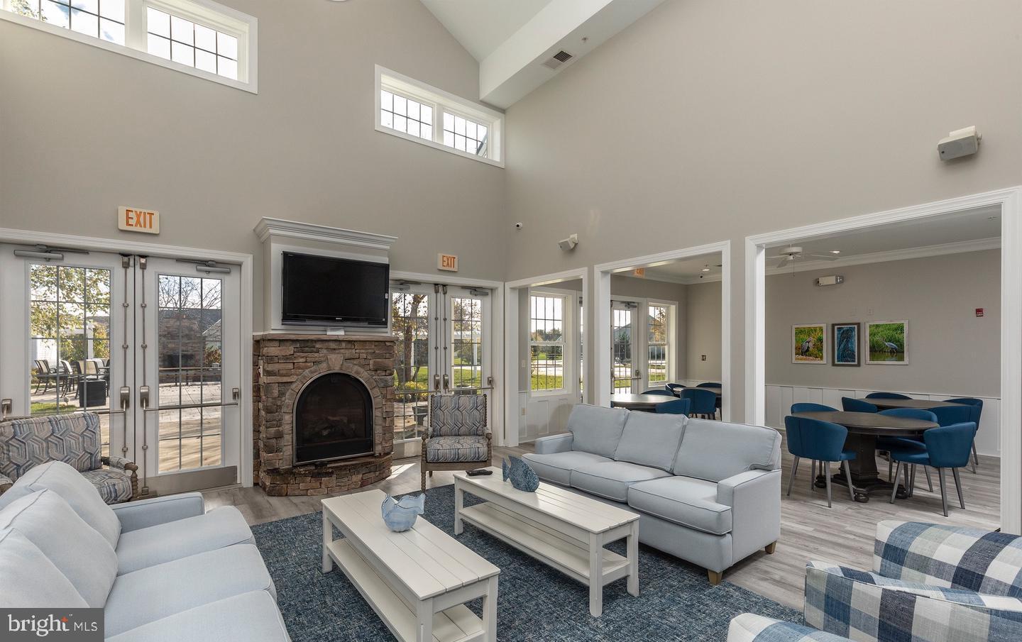 NASSAU GROVE - Residential