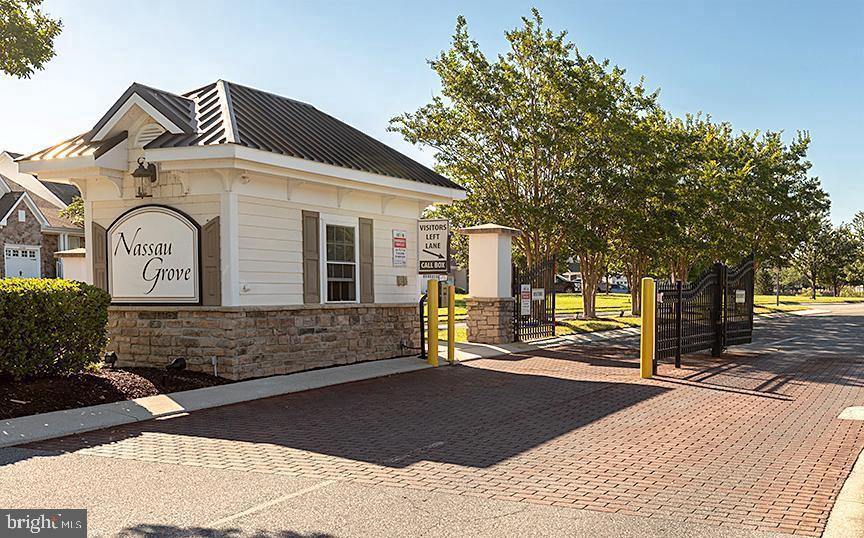 NASSAU GROVE - Residential