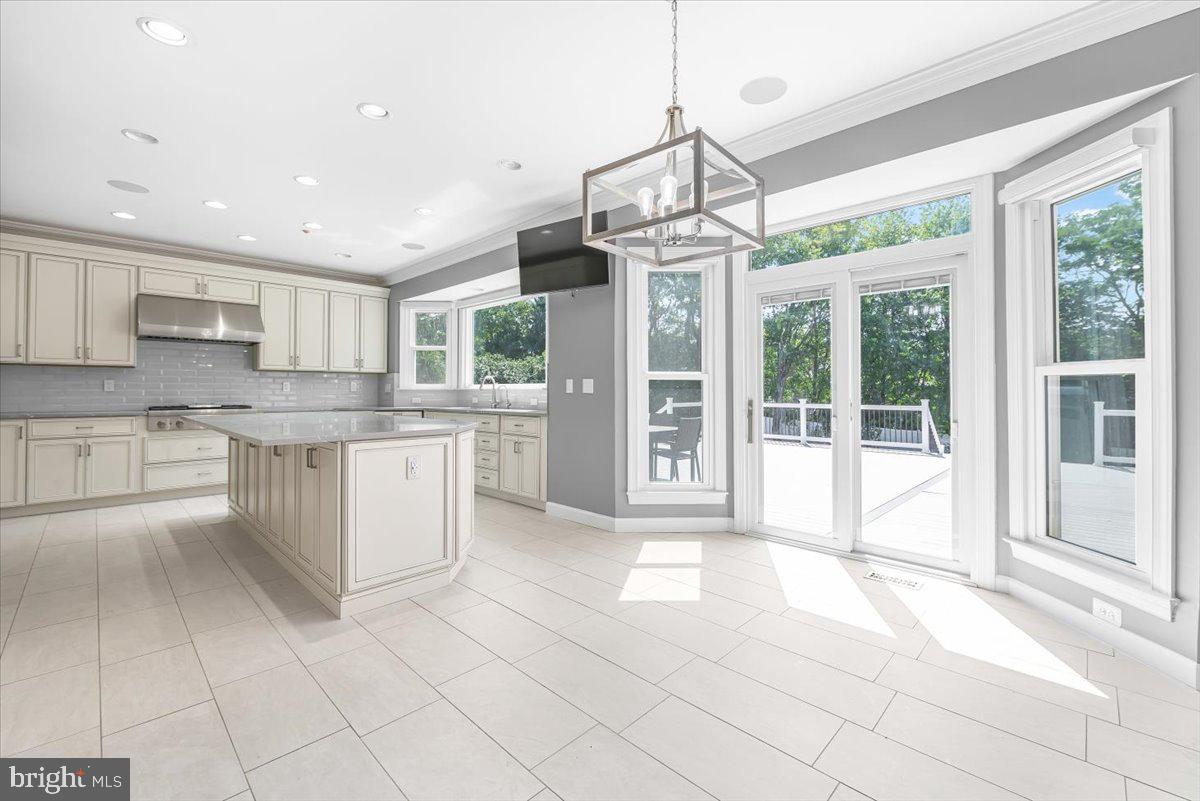 HIGHMEADOWS - Residential