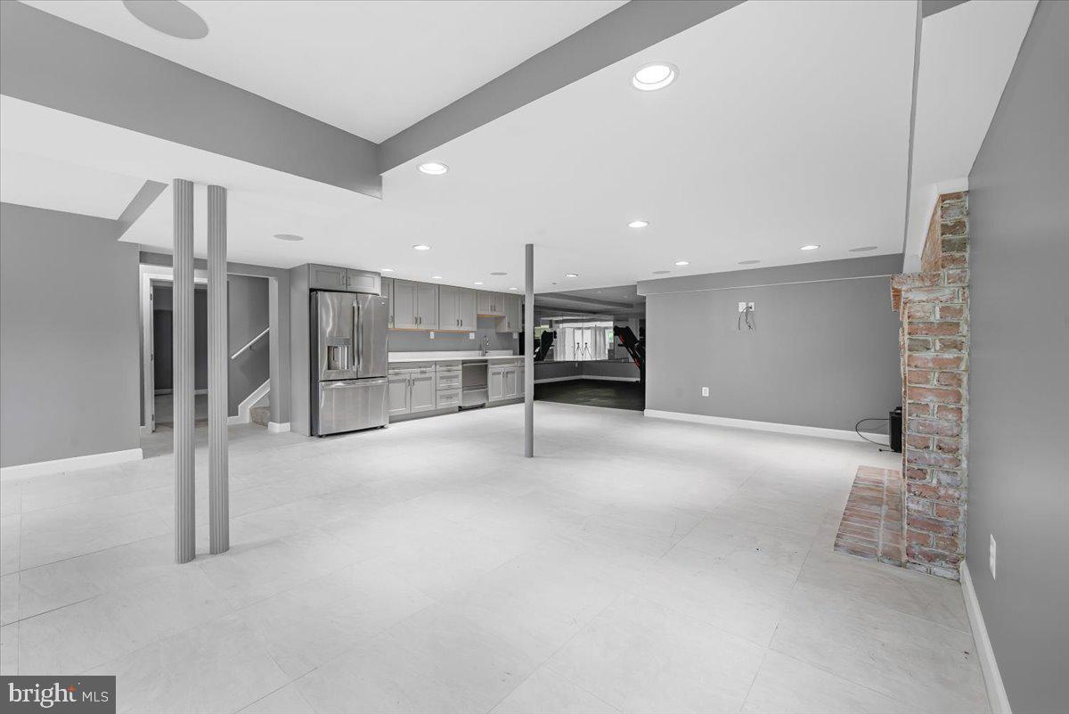 HIGHMEADOWS - Residential