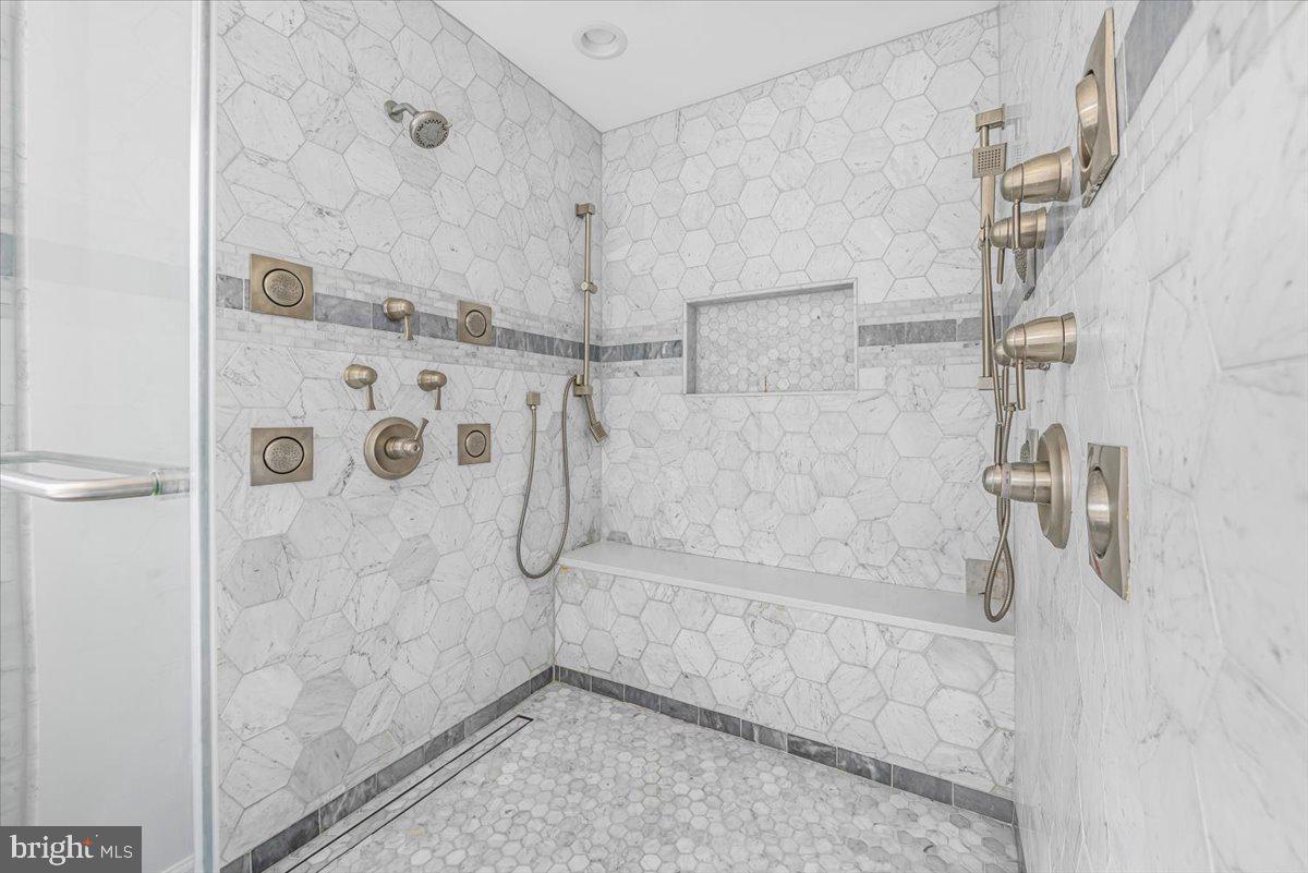 HIGHMEADOWS - Residential