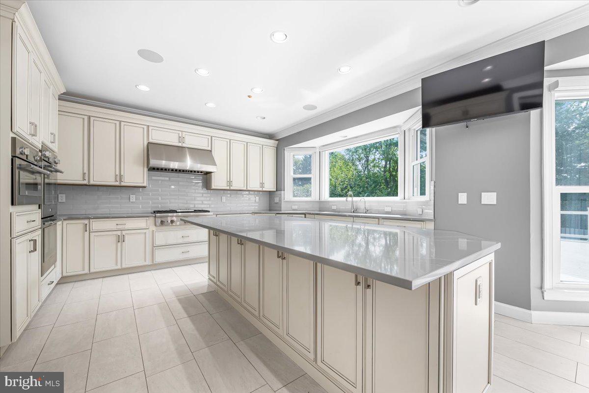 HIGHMEADOWS - Residential