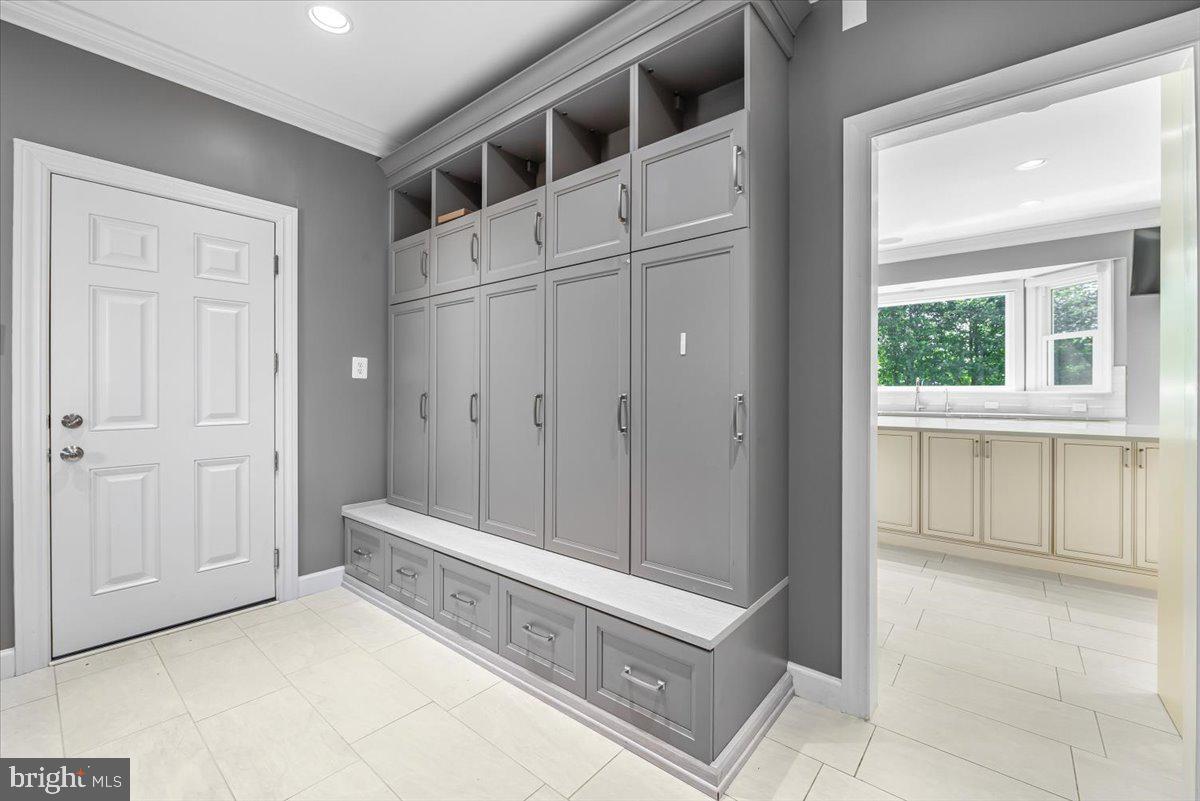 HIGHMEADOWS - Residential