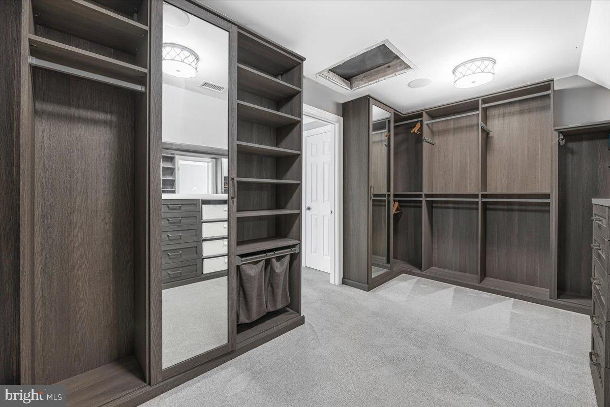 HIGHMEADOWS - Residential