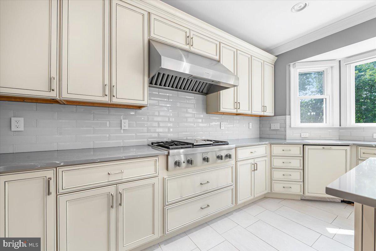 HIGHMEADOWS - Residential