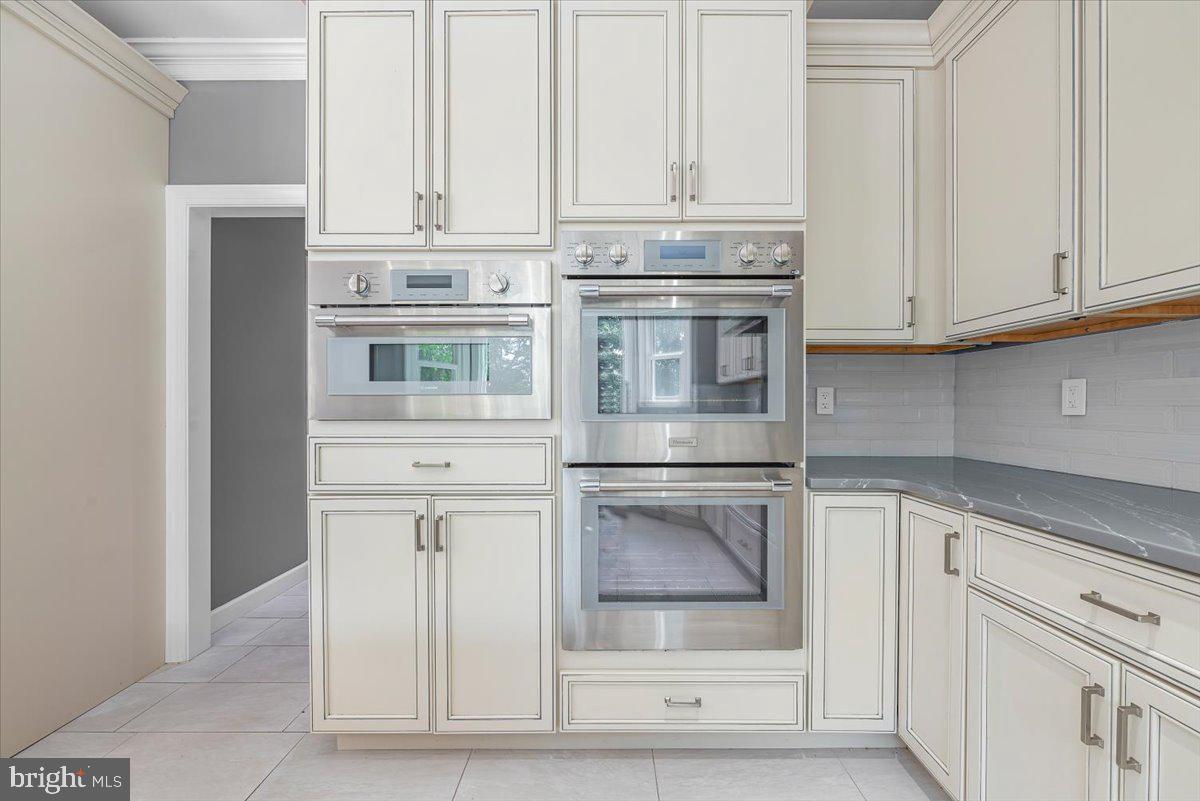 HIGHMEADOWS - Residential